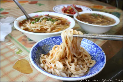 宜蘭礁溪美食：松興小吃部～在地人也愛吃的銅板美食麵攤