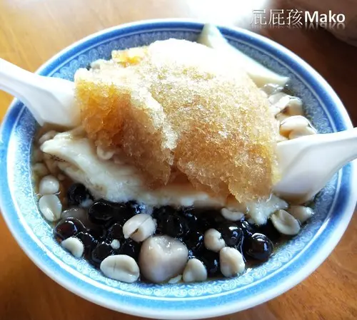 【宜蘭甜點Dessrt】會隨著季節變換型態的甜點_和平豆花_冰的熱的都好吃