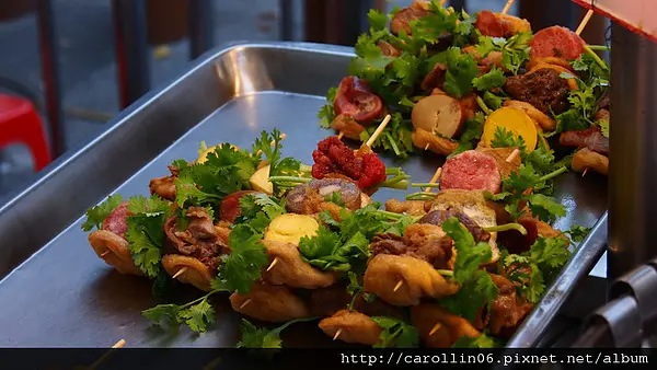  【隨興食記】羅東夜市《隆新一串心》