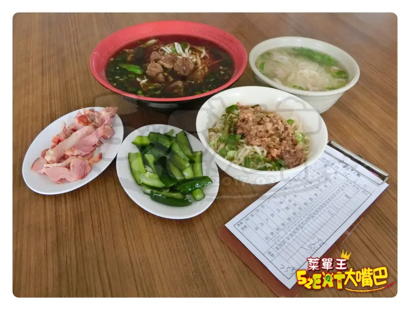 【宜蘭五結超人氣牛肉麵推薦】老劉牛肉麵價位，菜單大公開！超人氣在地人必朝聖的牛肉麵！宜蘭冬山河美食小吃旅遊景點推薦！