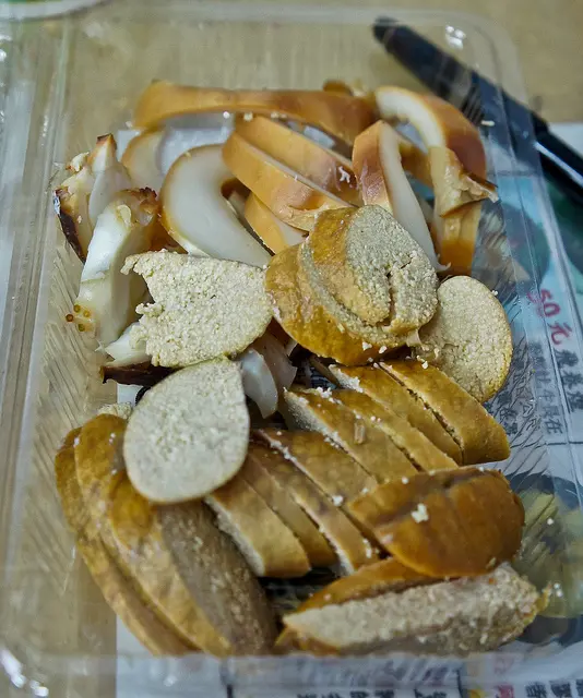 宜蘭 南方澳 阿通伯魚丸 吃煙燻小吃