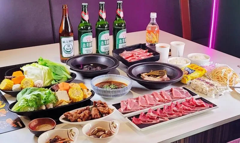 排隊吃火鍋就是這家！從新北中和爆紅到台中的新台式火鍋！限定時段$299起蔬食自助吧吃到飽，隱藏鍋物”剝皮辣椒雞鍋”辛辣回甘絕對讓你一吃上癮！