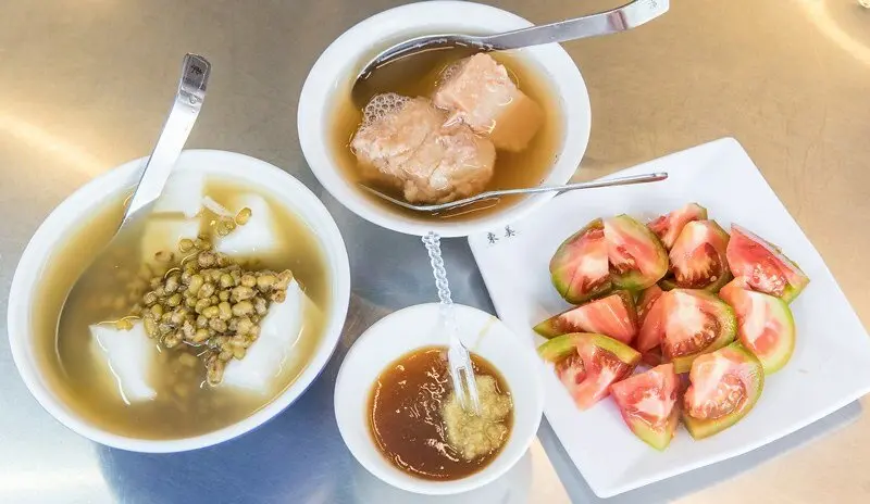 【高雄鹽埕美食】東美水果行.鹽埕老舖甜甜七十餘載.古早味綠豆杏仁凍.冷凍芋
