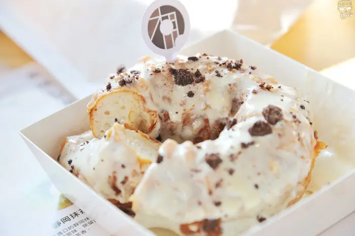 北海道十勝四葉生乳，紐西蘭進口奶油完美結合下的九月初生乳脆皮甜甜圈，公園旗艦店開幕囉！！表皮酥脆麵體有彈性，現場還有活動呦^^