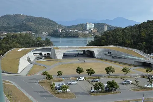 遊日月潭欣賞建築美學~~向山遊客中心