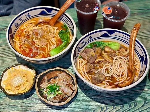 [林口美食] 鑫花溪牛肉米粉 牛骨牛肉熬湯 越吃越香 #機捷A8站 長庚醫院美食 桃園美食 @蛋寶趴趴go