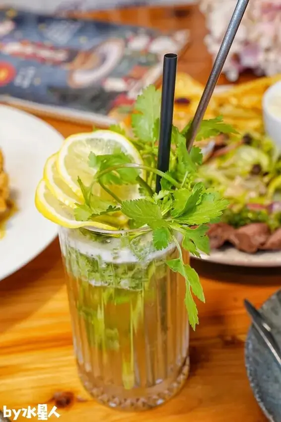 春三朝午：台中必吃早午餐，超狂3隻酥炸雞腿義大利麵、雙倍牛排