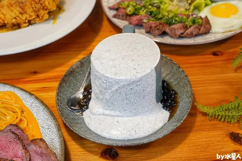 春三朝午：台中必吃早午餐，超狂3隻酥炸雞腿義大利麵、雙倍牛排