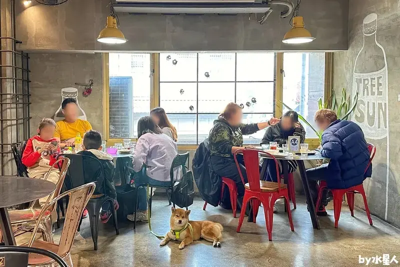 春三朝午：台中必吃早午餐，超狂3隻酥炸雞腿義大利麵、雙倍牛排