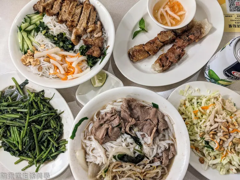 【新竹食記】明昌越式餐館 - 新竹道地越南風味，必吃牛肉河粉、米線、春捲