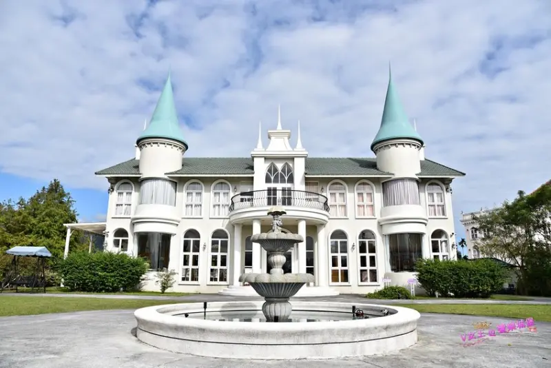 【宜蘭員山鄉住宿】希格瑪花園城堡 ~ 夢幻歐洲城堡風格，一圓每個女生心中的城堡夢，讓你住進像畫一樣的城堡幻想一下公主生活，創造旅程中 " 幸福 " 的駐足點。。。