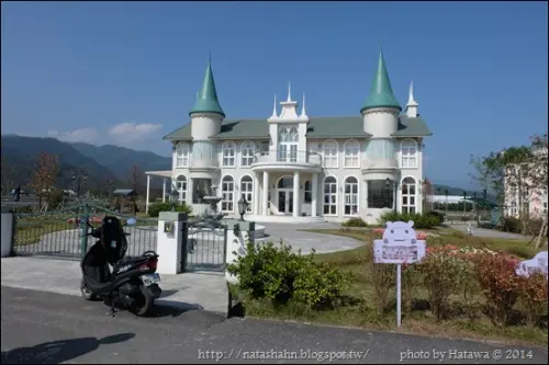 
【玩樂】住宿 o 宜蘭員山 ▣ 希格瑪花園城堡: 王子公主的田間秘境 ～第一天：香波房，21坪KingSize大床極致享受！（圖多）

