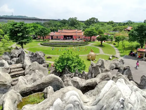 台北景點。林安泰古厝民宿文物館：熱門外拍攝影場地，「顧渚茗山」超酷打卡景點！(台北抓週收涎禮場地)