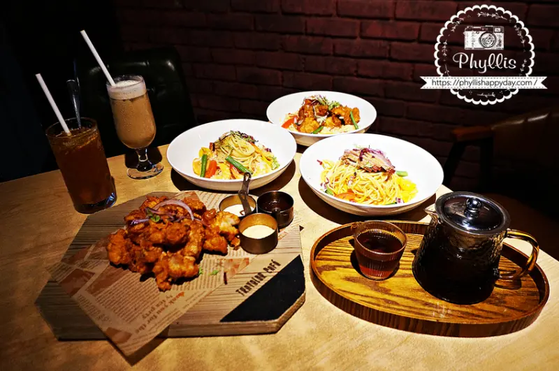 『旅人咖啡館 (龍潭店)』精緻美味無極限｜從早晨到夜晚都能滿足你的味蕾｜全日供應早午餐｜聚餐約會好地方！ - 相片中的菲莉絲