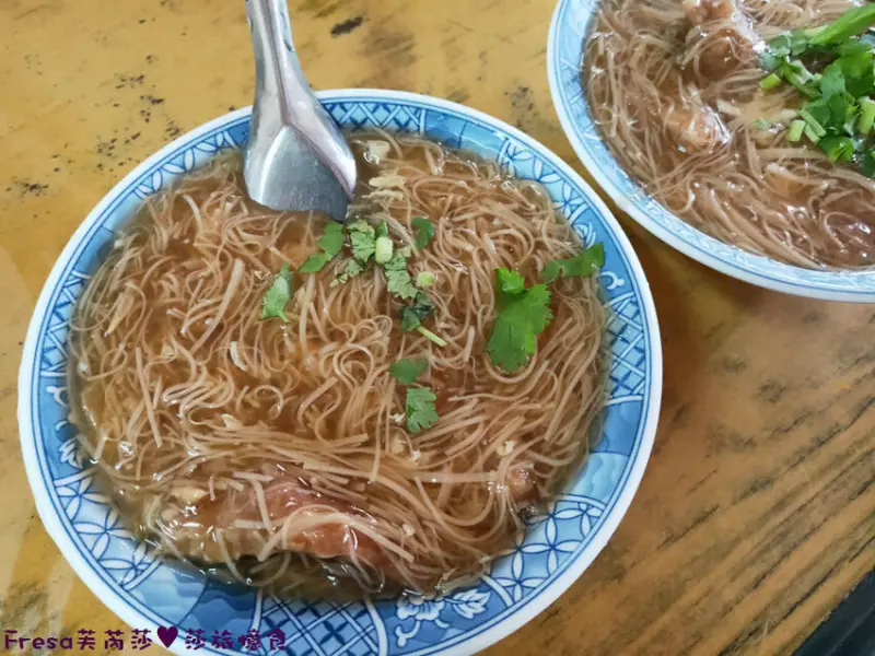 彰化小吃【蚯蚓龍山麵線糊】鹿港市場扛霸子鹿港小吃味.超俗有料肉羹好大塊│阿振肉包│老龍師肉包