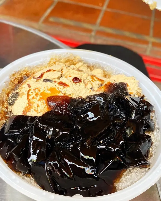 [彰化鹿港] 東華素食麵茶｜古早味麵茶剉冰｜鹿港傳統古早味老店｜清爽不膩口｜內附菜單 - 萍姐愛分享