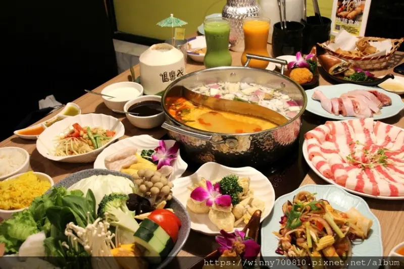 新北市板橋區新北/板橋 火鍋第一品牌 【追樂-祕式泰鍋物】最強「冬蔭功湯頭」超有特色！雙人鍋才$1099，C/P值超高！讓你