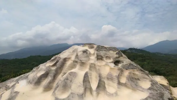 軍艦岩：獨特岩貌、交通便利易爬(北投)