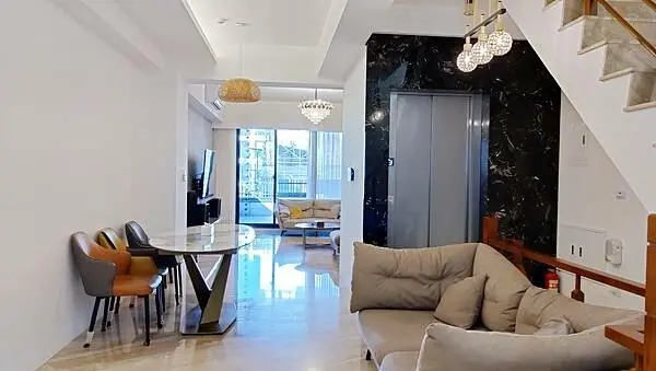 台南市安平區台南旅遊住宿3｜【衡定理台南安平包棟民宿--定言館】｜公共空間30坪，露臺可辦歡樂派對。森房15坪，塌塌米