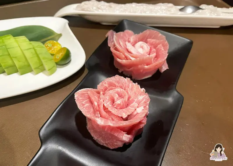 【台北美食】老四川巴蜀麻辣燙-台北長安店，麻辣鴨血豆腐吃到飽