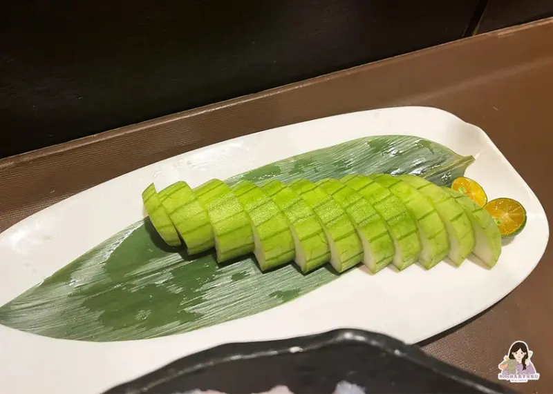 【台北美食】老四川巴蜀麻辣燙-台北長安店，麻辣鴨血豆腐吃到飽