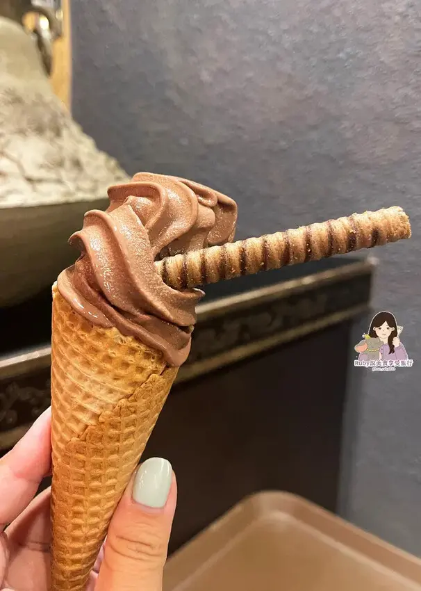 【台北美食】老四川巴蜀麻辣燙-台北長安店，麻辣鴨血豆腐吃到飽