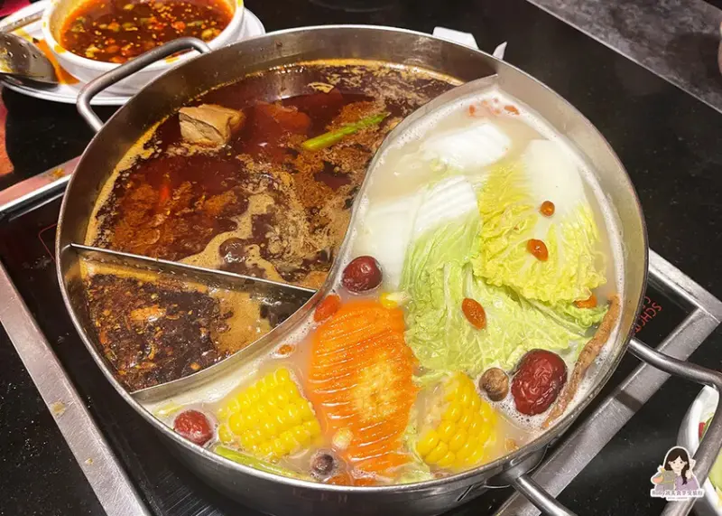 【台北美食】老四川巴蜀麻辣燙-台北長安店，麻辣鴨血豆腐吃到飽