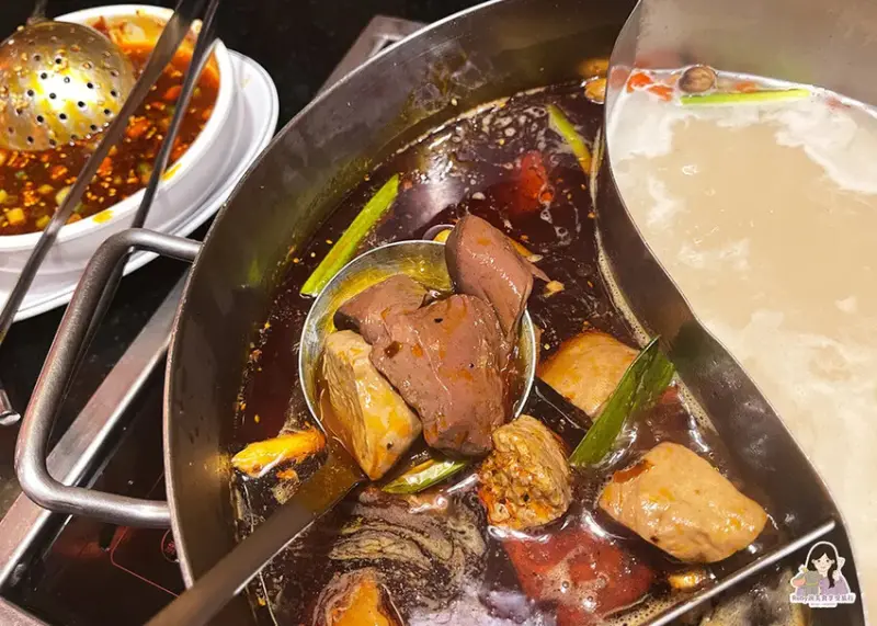 【台北美食】老四川巴蜀麻辣燙-台北長安店，麻辣鴨血豆腐吃到飽