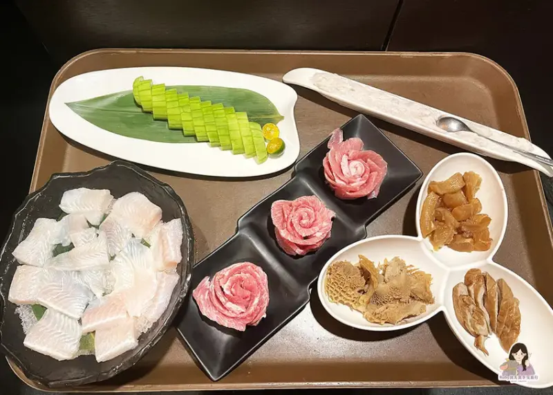 【台北美食】老四川巴蜀麻辣燙-台北長安店，麻辣鴨血豆腐吃到飽