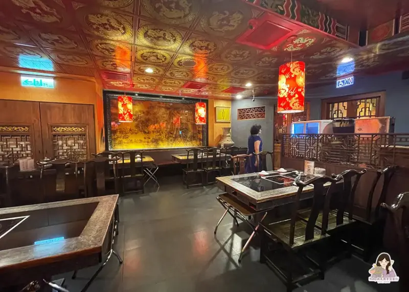 【台北美食】老四川巴蜀麻辣燙-台北長安店，麻辣鴨血豆腐吃到飽