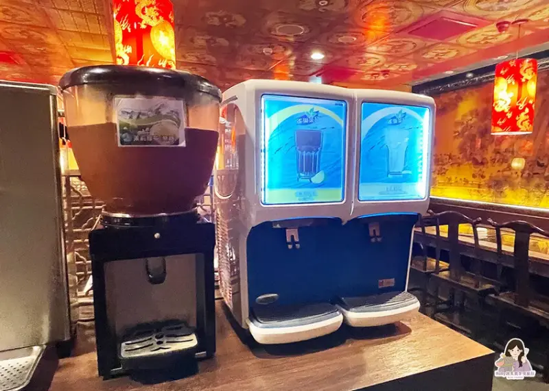 【台北美食】老四川巴蜀麻辣燙-台北長安店，麻辣鴨血豆腐吃到飽