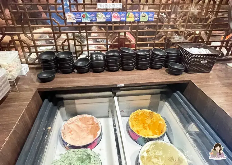 【台北美食】老四川巴蜀麻辣燙-台北長安店，麻辣鴨血豆腐吃到飽