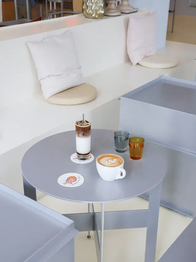 東區新開幕咖啡廳！採光好又寬敞 聚會推薦