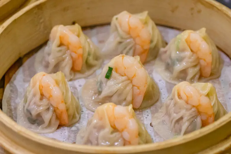 高雄市苓雅區高雄美食 – 古猗園灌湯包 x 現包現蒸滋味好 / 皮薄餡多汁鮮美