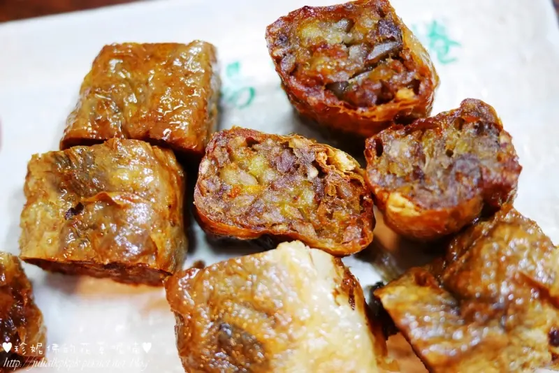 【新北-平溪區】漫遊山城：菁桐老街 & 老字號小吃「楊家雞捲」菁桐車站斜對面