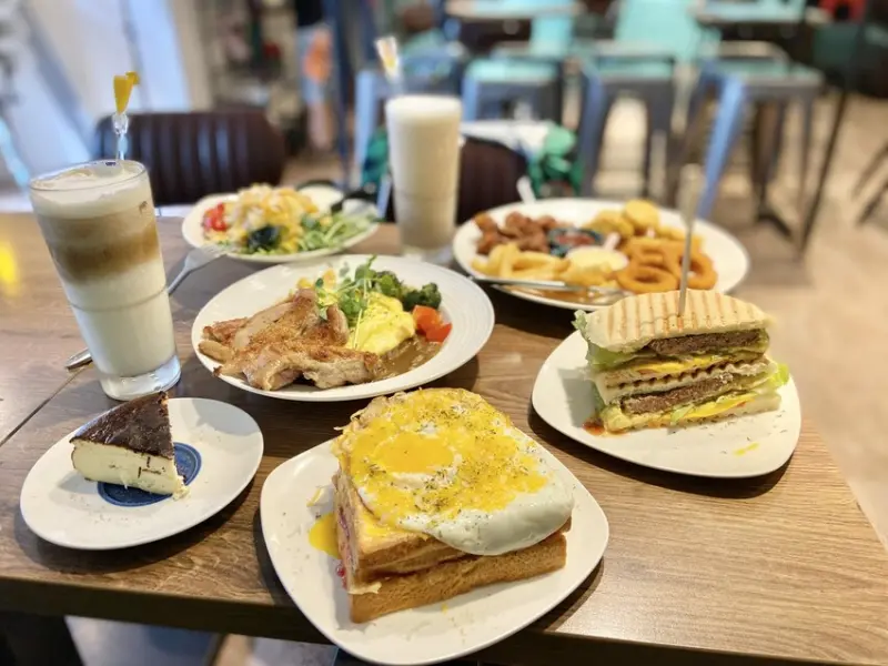 新埔站3號出口早午餐推薦 小咪的店 現點現做 文青控必訪 板橋美食推薦 - 藍色棉花糖咬蕃茄