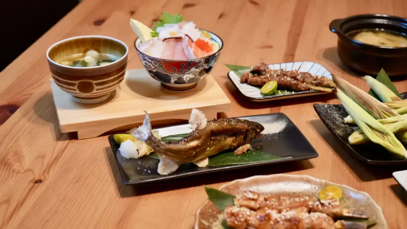 新北市板橋區[板橋美食] 旬野漁平日式料理｜動漫迷別錯過「吃平價日料，逛動漫展」超狂公仔收藏