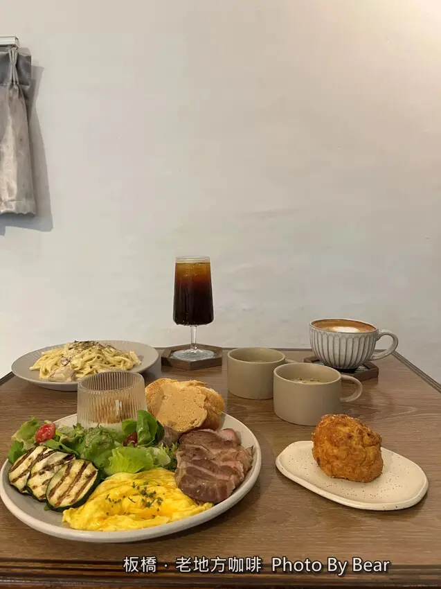 【板橋】「老地方咖啡Uknowhere Café（老宅改建/不限時/日式簡約/早午餐盤/義大利麵/手作甜點/近湳雅夜市）