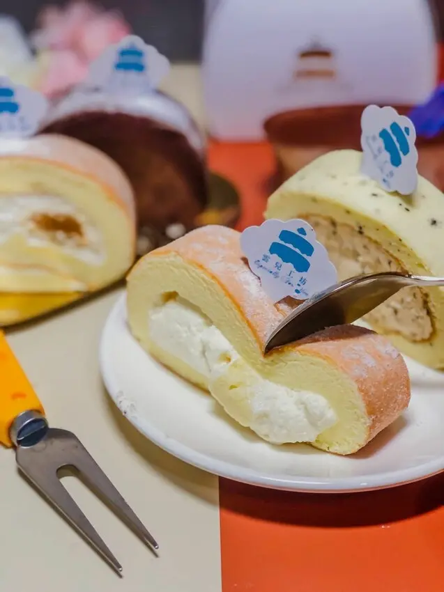 新北甜點店:中和甜點推薦-『雲兒工坊』必吃超濃郁綿密生乳捲