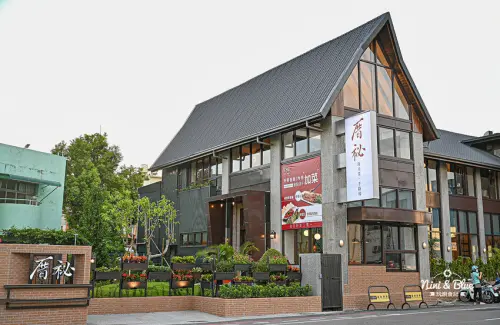 台中秘境台菜餐廳，附停車場、包廂、圓桌、投影機，近水湳中央公園