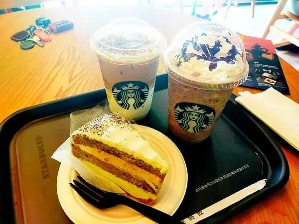 新竹~星巴克咖啡 Starbucks Coffee~芎林文德門巿~特色糕點~花生抹茶蛋糕~7月3日盛大開幕~