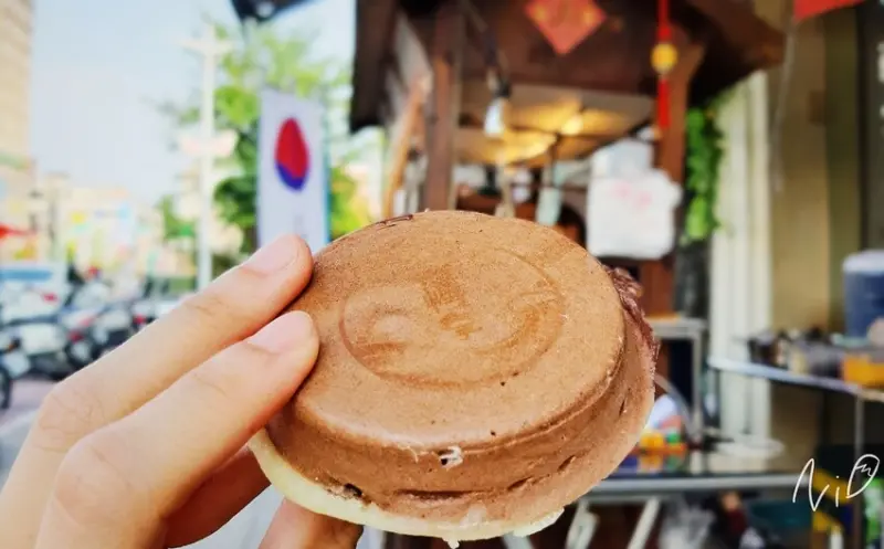 [食記。嘉義]慢慢享 車輪餅專賣店。每一顆慢工細烤的車輪餅都值得慢慢地享用。