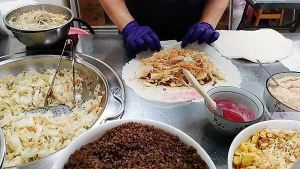 [新竹東區]獎水堂潤餅。火車後站東南街超好吃又便宜的潤餅。