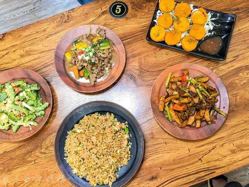 F & S 吃貨座  中原夜市平價熱炒  大胃王也滿到天靈蓋  憑學生證還有九折優惠