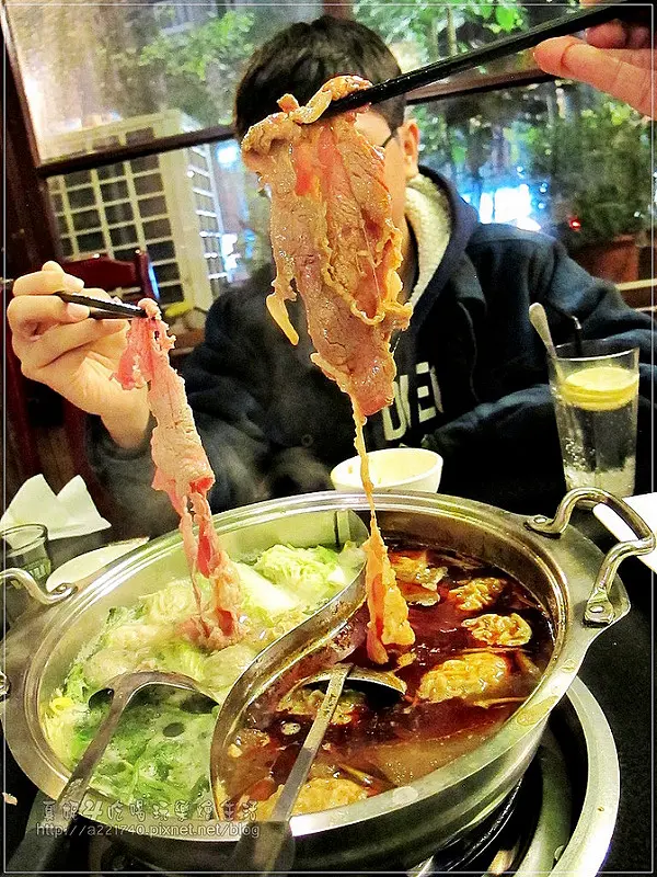 [捷運南京復興站 中山區美食] 中山區超值一鍋三吃火鍋推薦!! 讓狗仔隊也瘋狂的香港私宅打邊爐火鍋茶餐廳，一試成主顧!!