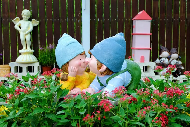 【桃園-大溪區】免門票，戶外草皮區有歐式鄉村風的造景適合拍照又好停車的「天御花園」還有許多花花草草可以欣賞