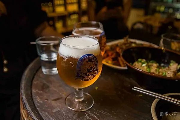 台中餐酒館推薦-好熱啊！快來喝一杯美味的啤酒消消暑！霧樂家釀，專業釀酒人完美手作，提供多種傳達心意的精釀啤酒～喝酒不開車開車不喝酒飲酒過量有害身體健康！