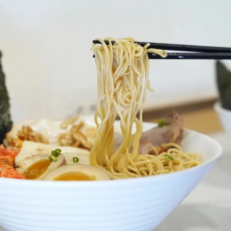 台南拉麵控看過來～超豐盛特盛豚骨拉麵、地獄麻辣叉燒乾拌麵，鶴