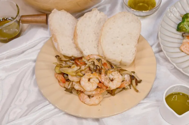 宅配美食｜一瓶含有20顆酪梨，香蒜、萊姆風味炒菜、油煎超萬用