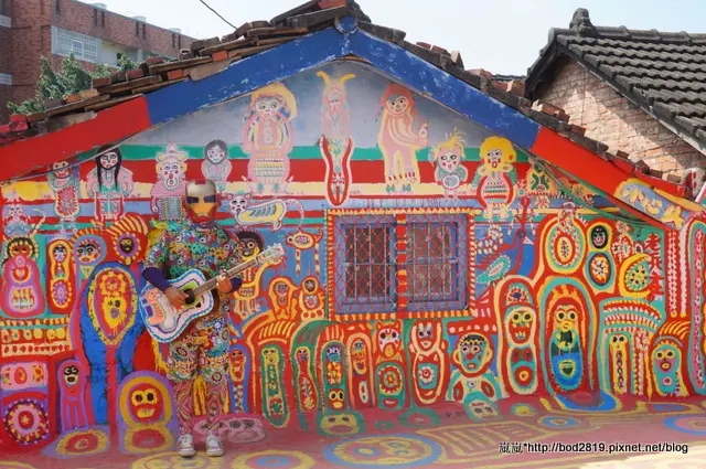 【台中南屯】彩虹眷村－台中知名景點，快來體會彩虹爺爺的彩虹世界吧！